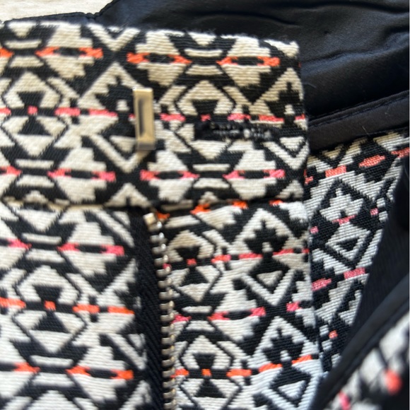 TART COLLECTIONS, IKAT PATTERN SHORTS - Picture 8 of 9